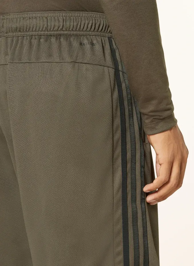 adidas Trainingsshorts TRAIN ESSENTIALS Riesige Ersparnisse