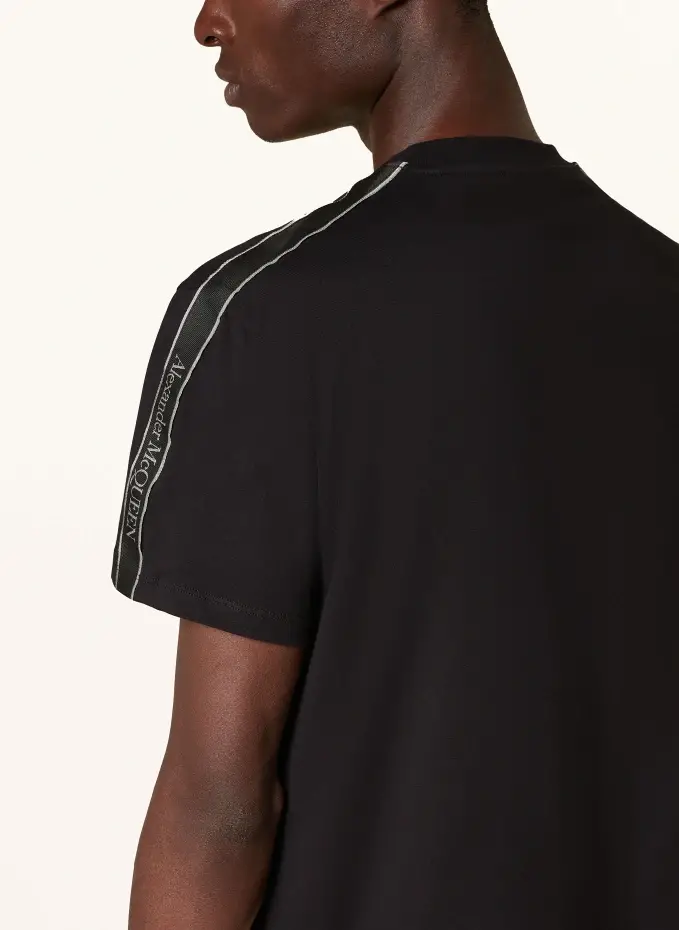 Alexander McQUEEN T-Shirt mit Galonstreifen Im Verkauf